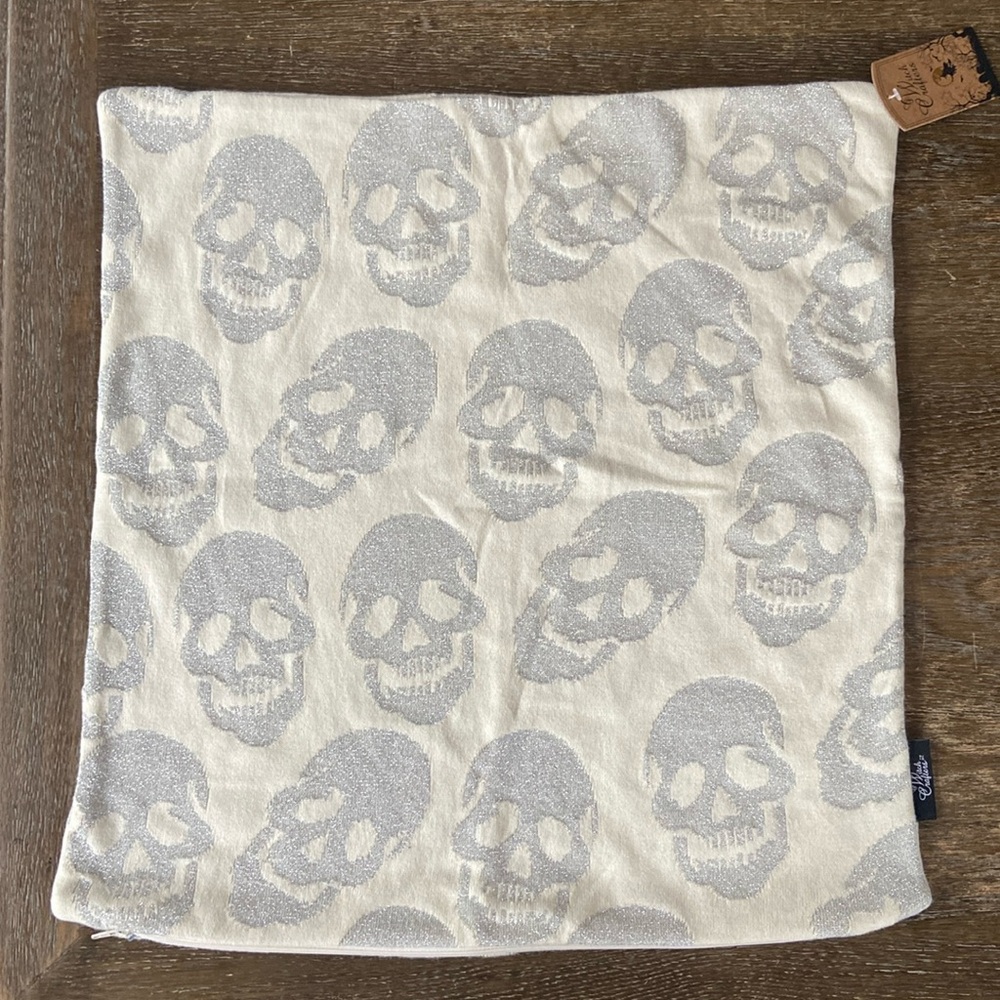 NWT Skull Pillow Cover 19” x 20”
